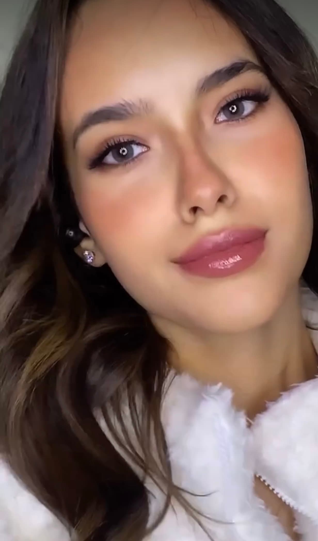 Pinkish nude Lipgloss