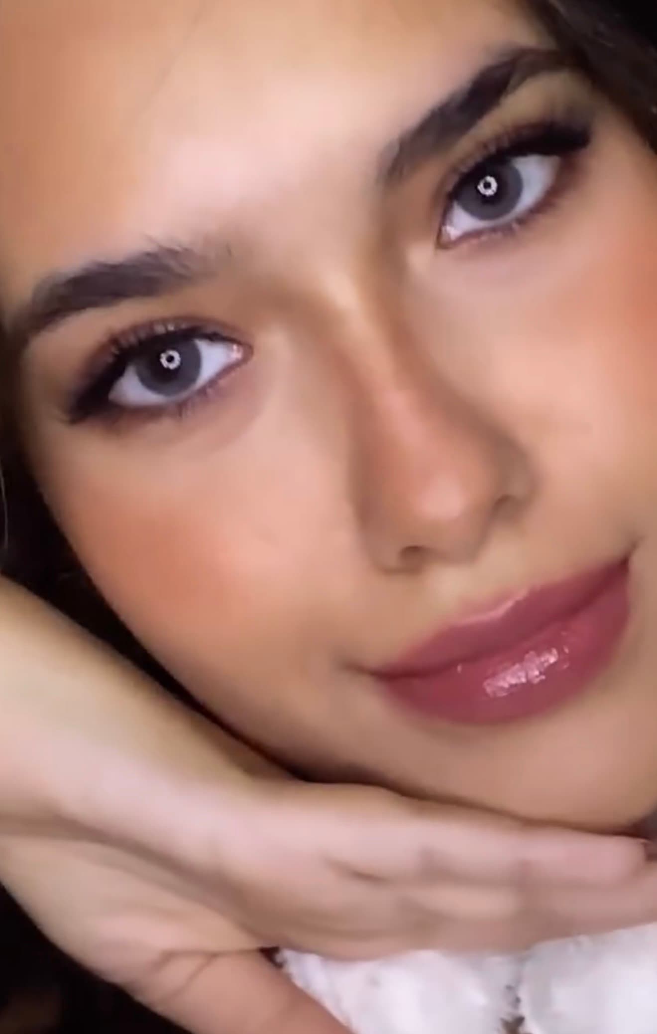 Pinkish nude Lipgloss